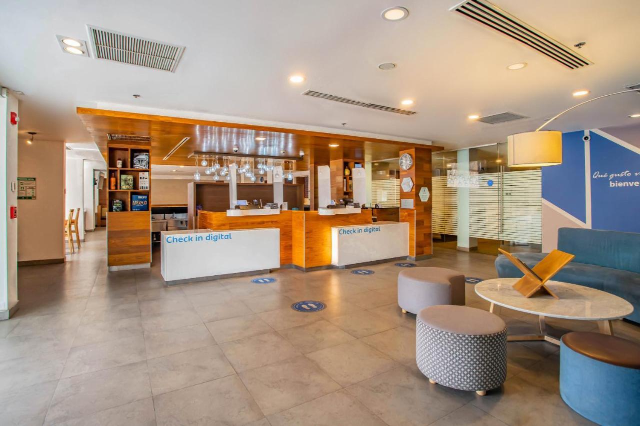 One Saltillo Aeropuerto Ngoại thất bức ảnh