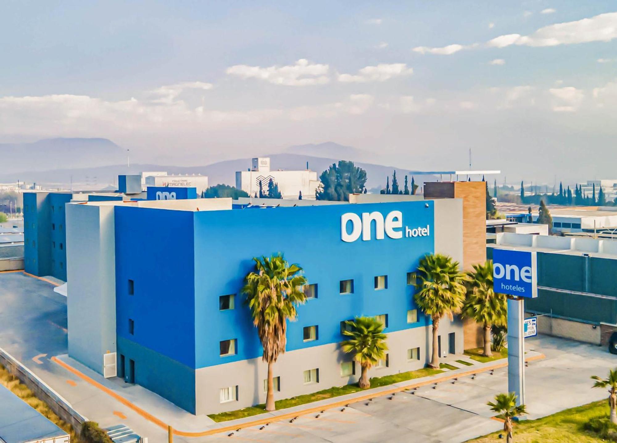 One Saltillo Aeropuerto Ngoại thất bức ảnh